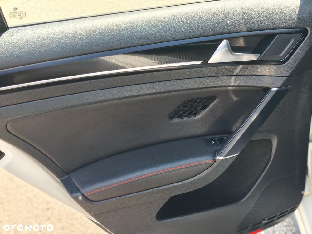 Volkswagen Golf GTI BlueMotion Technology - 16
