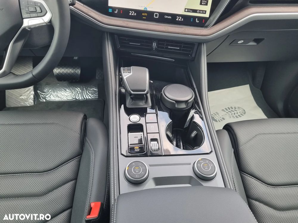 Volkswagen Touareg - 21