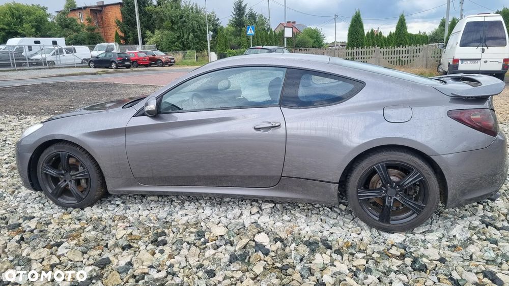 Hyundai Genesis - 2