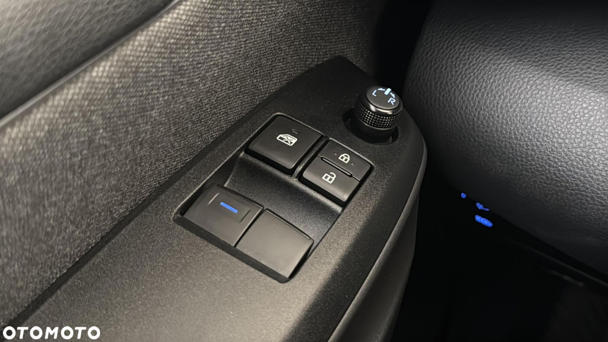 Toyota Yaris Hybrid 1.5 Comfort - 24