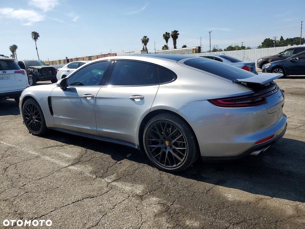 Porsche Panamera 4S - 2