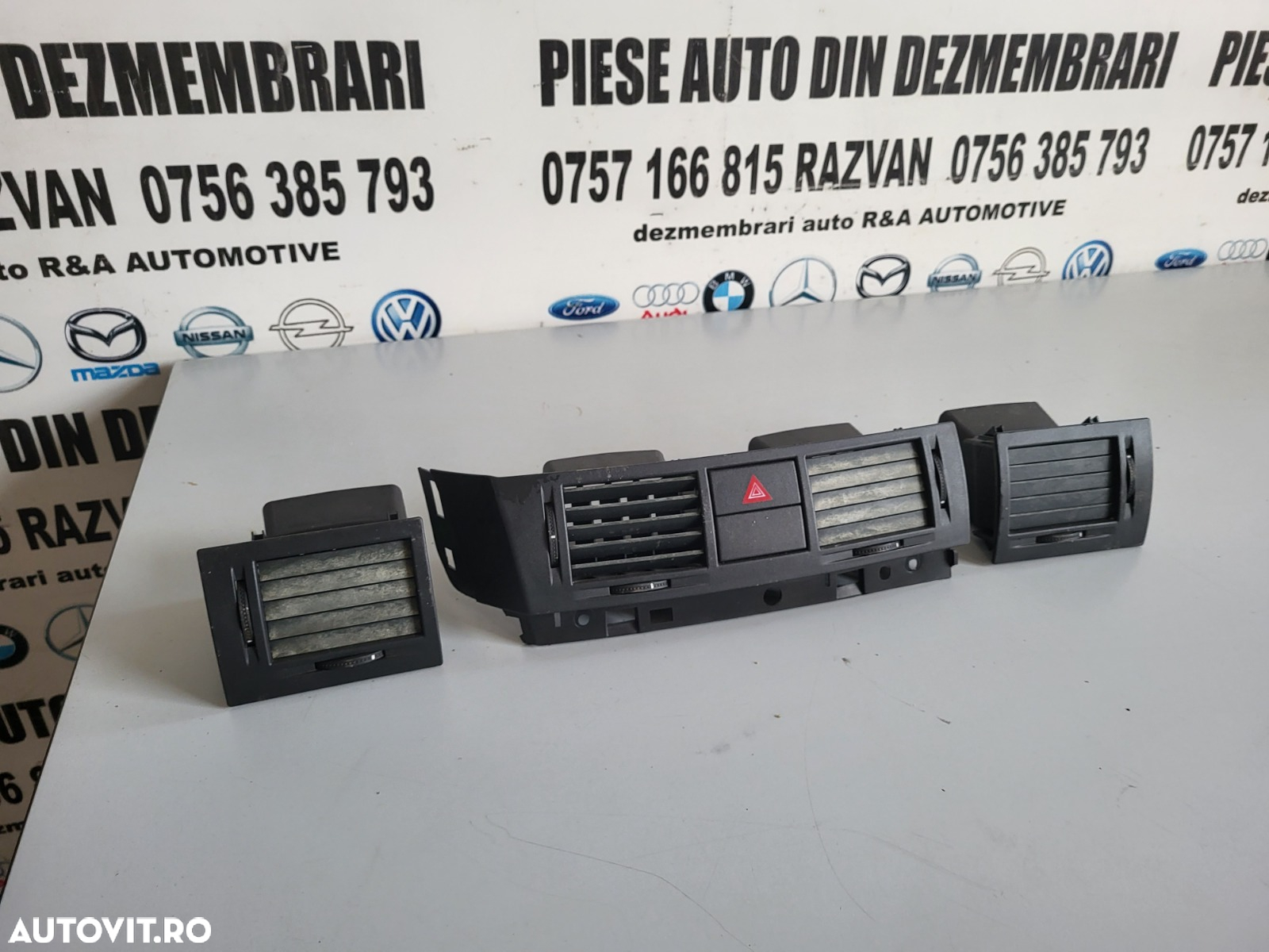 Grile Grila Ventilatie Bord Opel Meriva A An 2004-2005-2006-2007-2008 Volan Stanga Dezmembrez Opel - 2