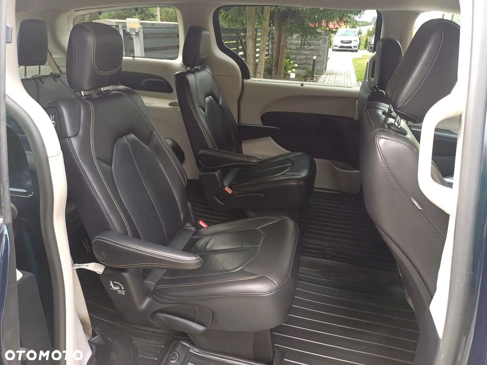 Chrysler Pacifica - 18