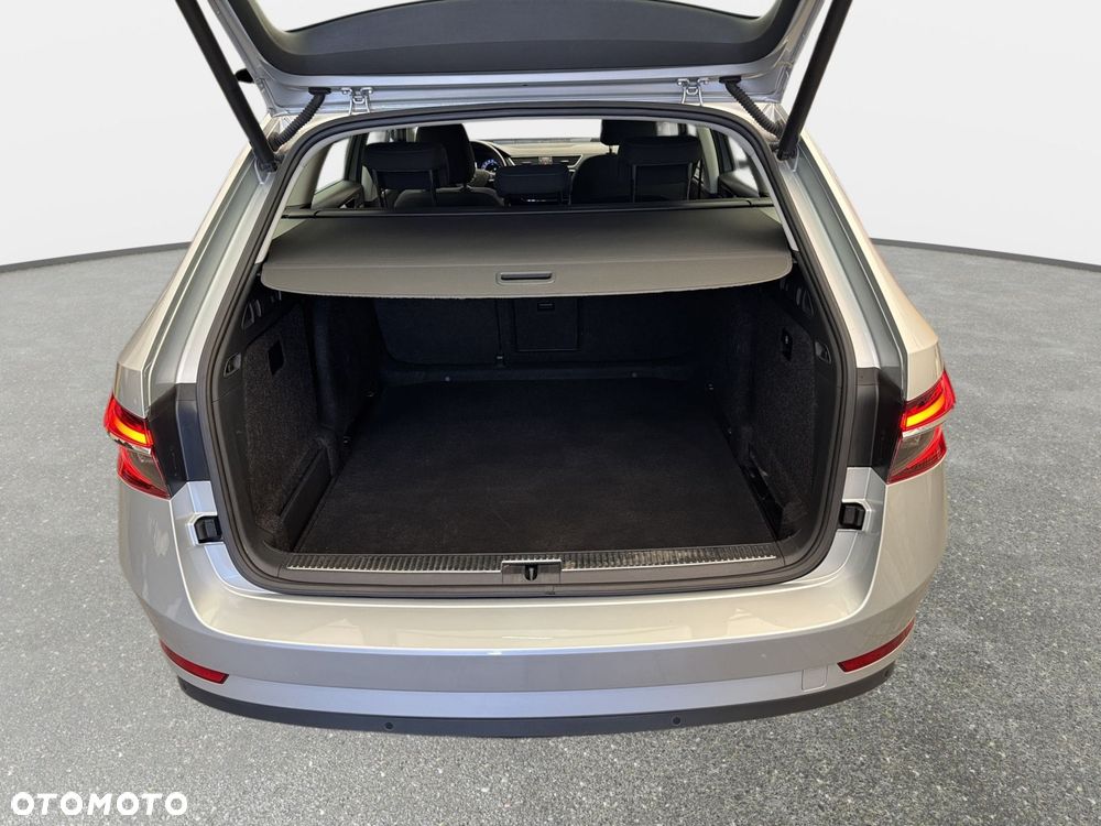 Skoda Superb 2.0 TDI SCR Ambition DSG - 14