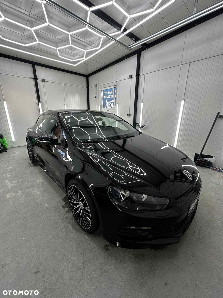 Volkswagen Scirocco 2.0 TDI Blue Motion Technologie - 2