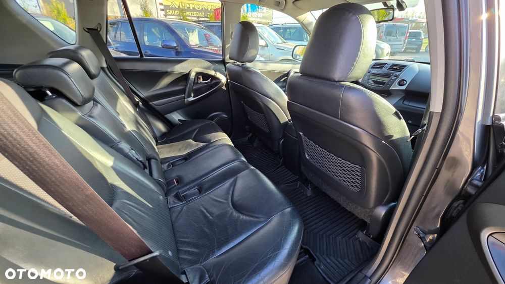 Toyota RAV4 - 19