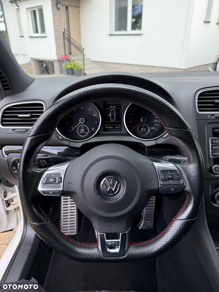 Volkswagen Golf - 24