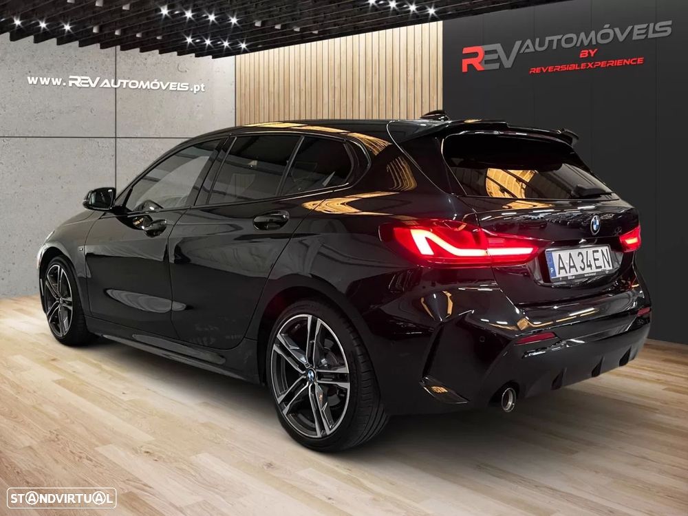 BMW 116 d Pack Desportivo M Auto — fotografia 4