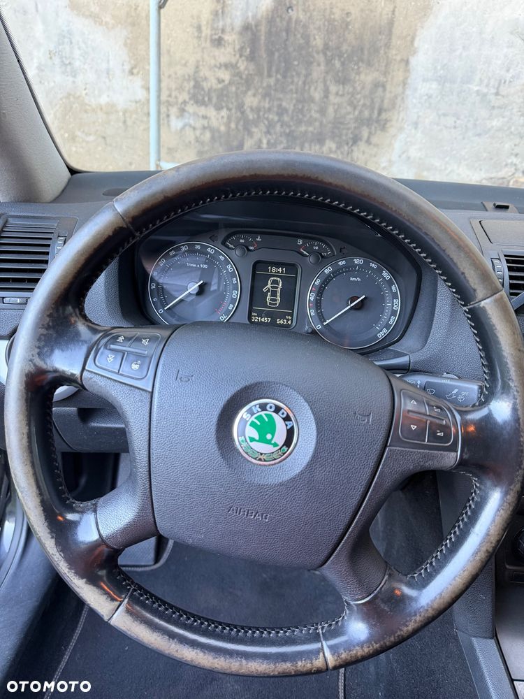 Skoda Octavia 1.6 Ambiente - 3