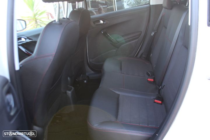 Peugeot 208 1.2 PureTech GT Line EAT6 - 11