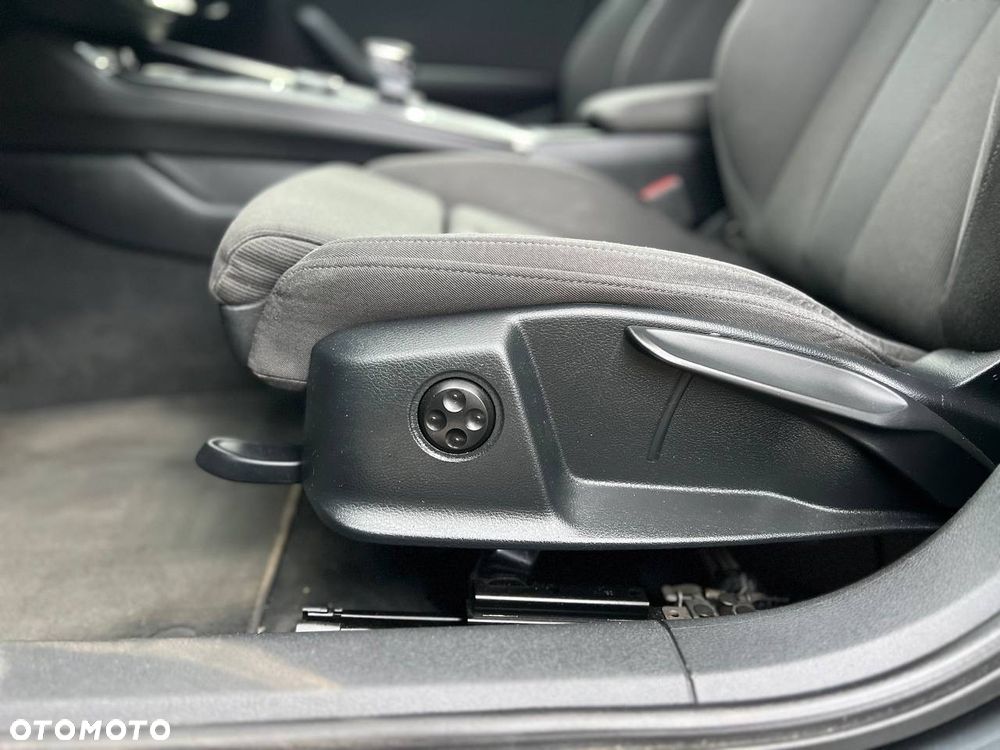 Audi A4 Avant 2.0 TDI S tronic design - 17