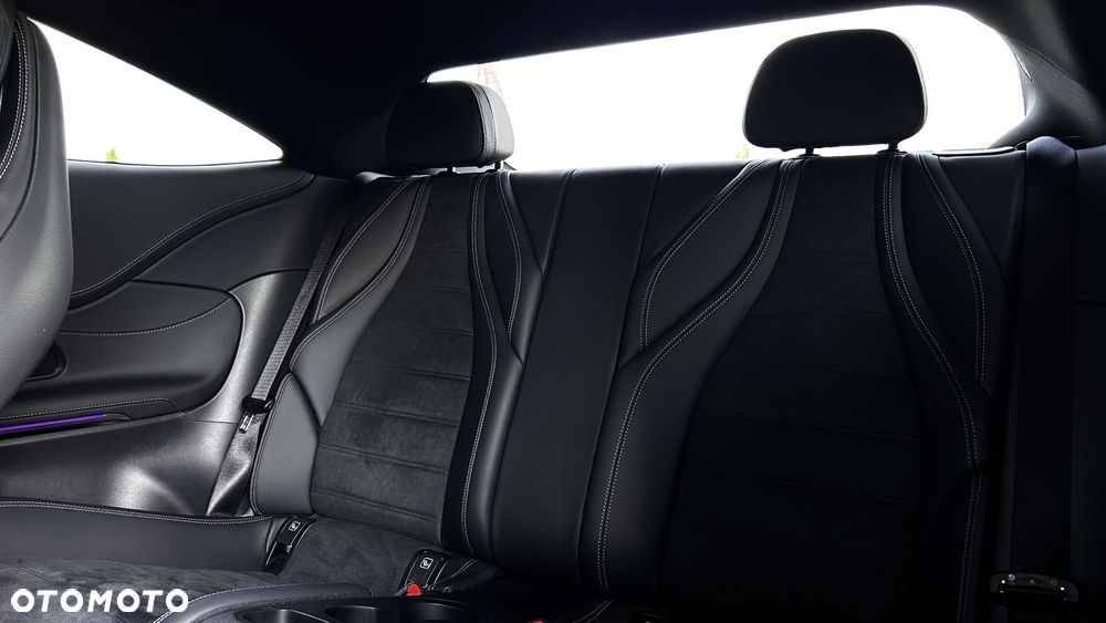 Mercedes-Benz CLE 300 4Matic 9G-TRONIC Edition AMG Line - 27