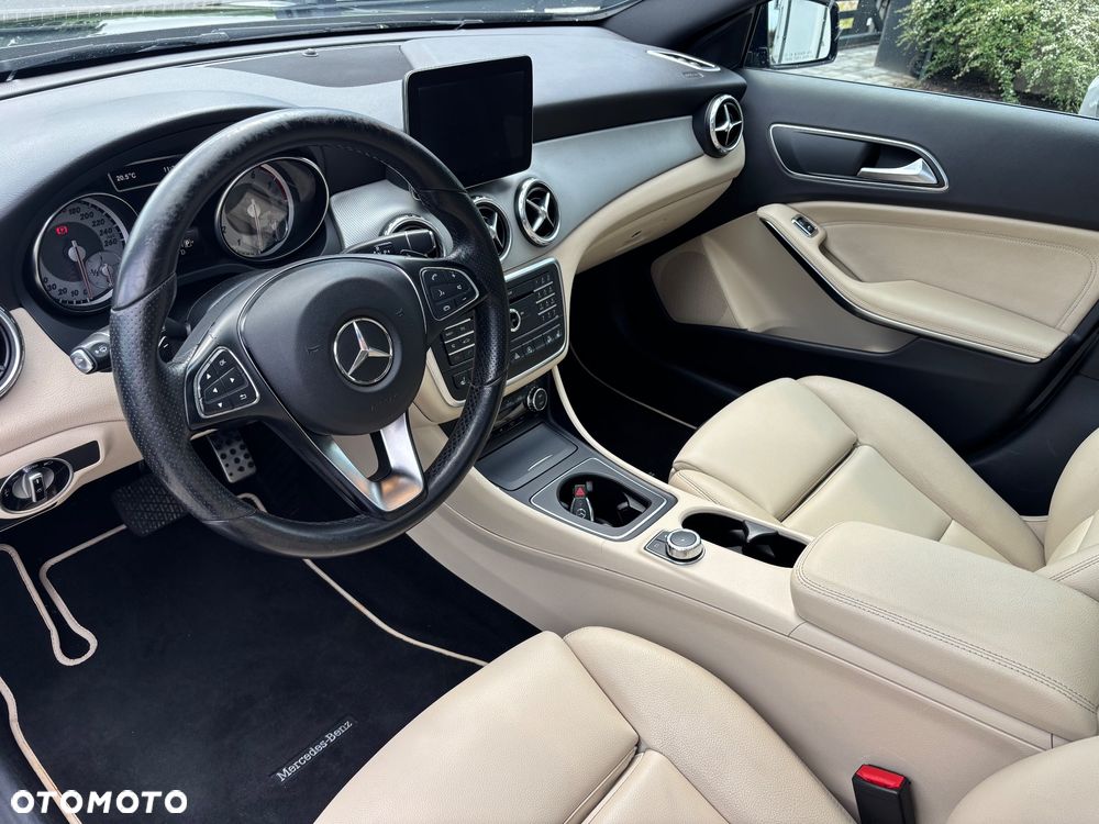 Mercedes-Benz GLA 250 4-Matic - 11