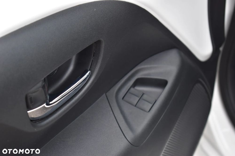 Toyota Aygo x.shift x-play connect - 9