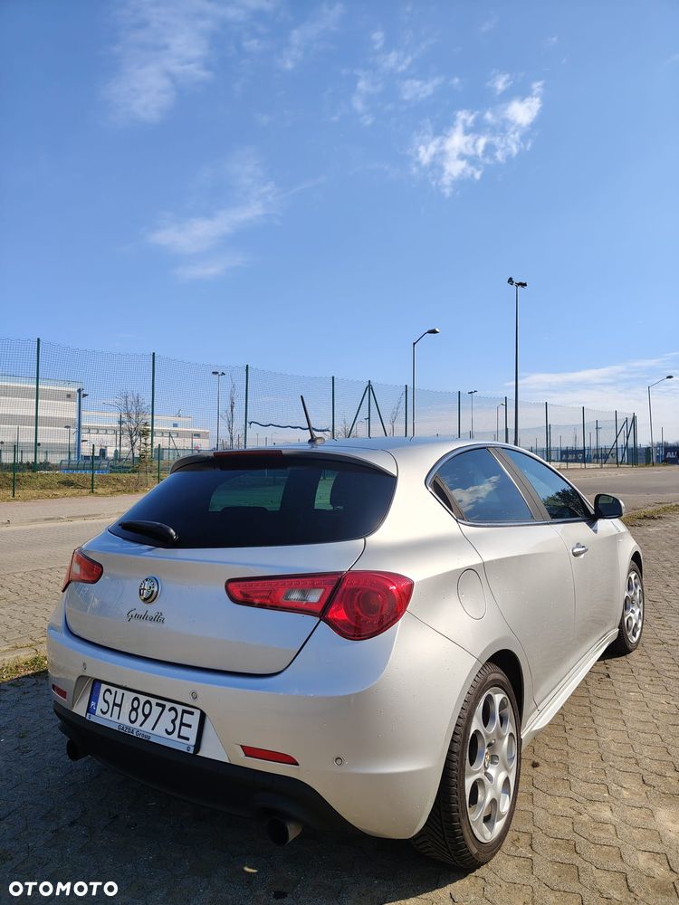 Alfa Romeo Giulietta 1.8 TBi 16V Quadrifoglio Verde - 4