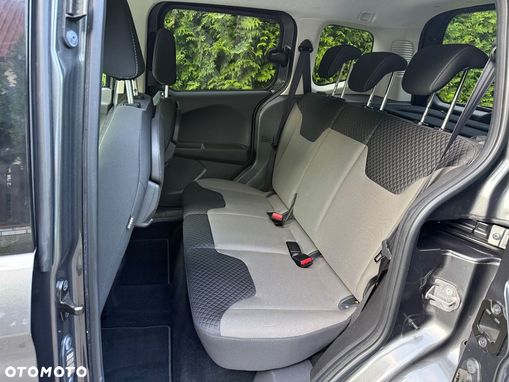 Ford Courier - 14