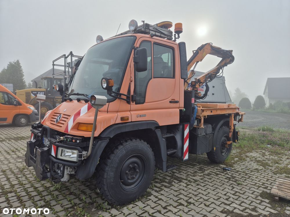 Unimog U 300 - 4