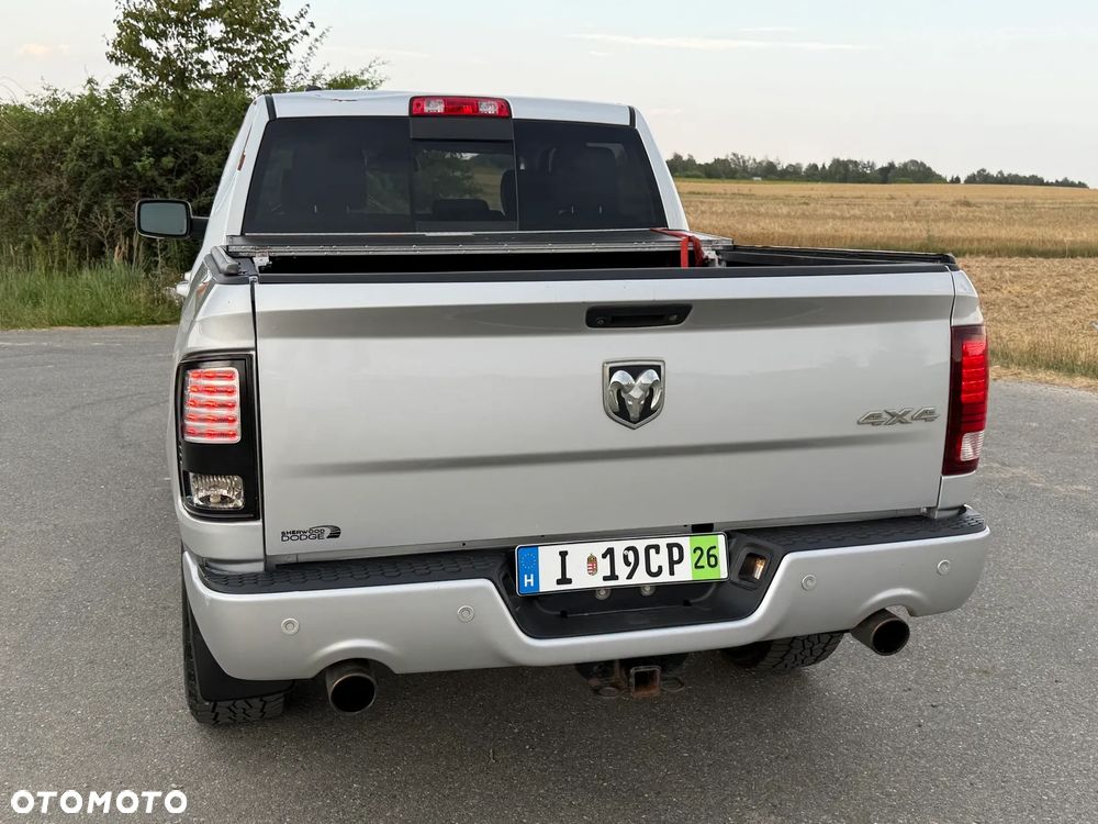 Dodge RAM - 8