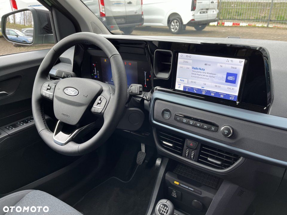 Ford Tourneo Courier - 16