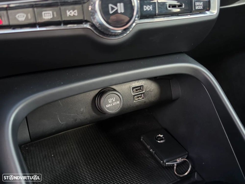 Volvo XC 40 T4 Recharge DKG Essential - 16