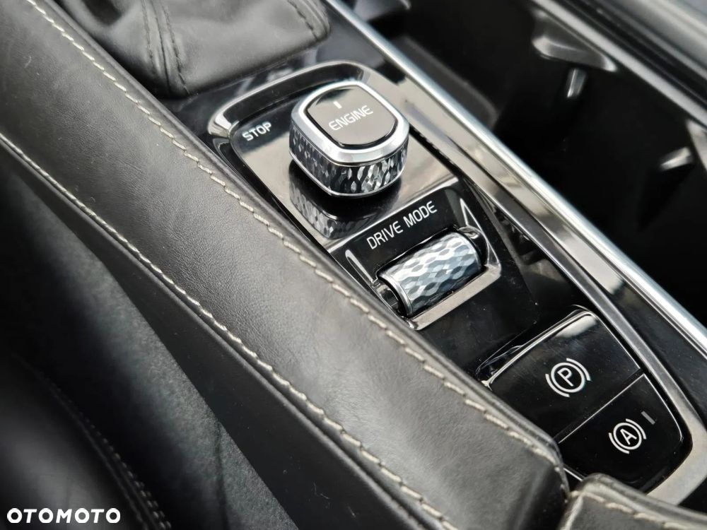 Volvo V90 Cross Country D5 AWD Geartronic - 22