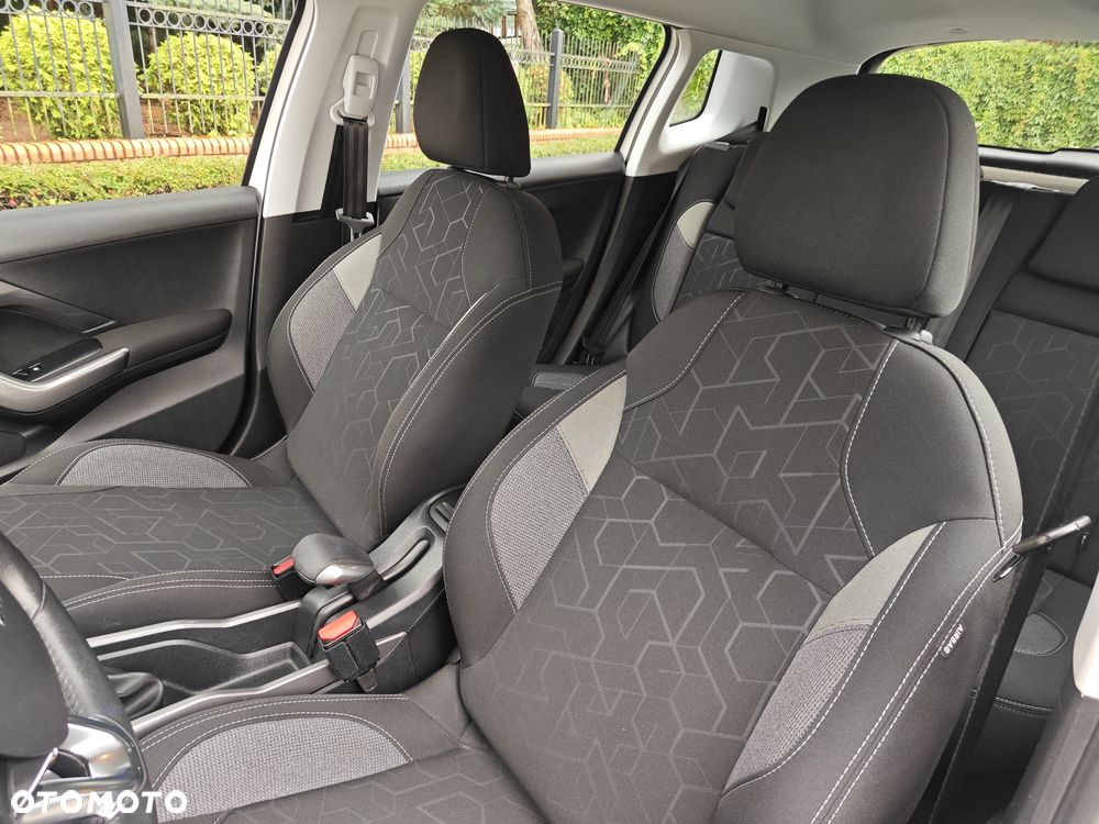 Peugeot 2008 1.2 Pure Tech Active S&S - 18
