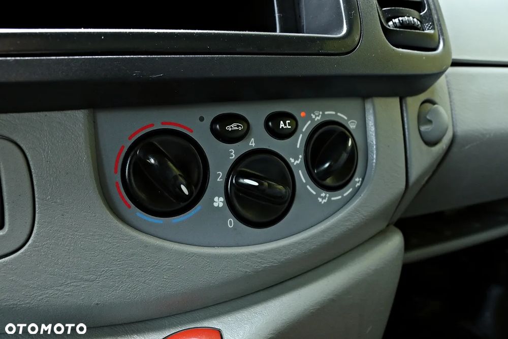Renault Trafic - 34