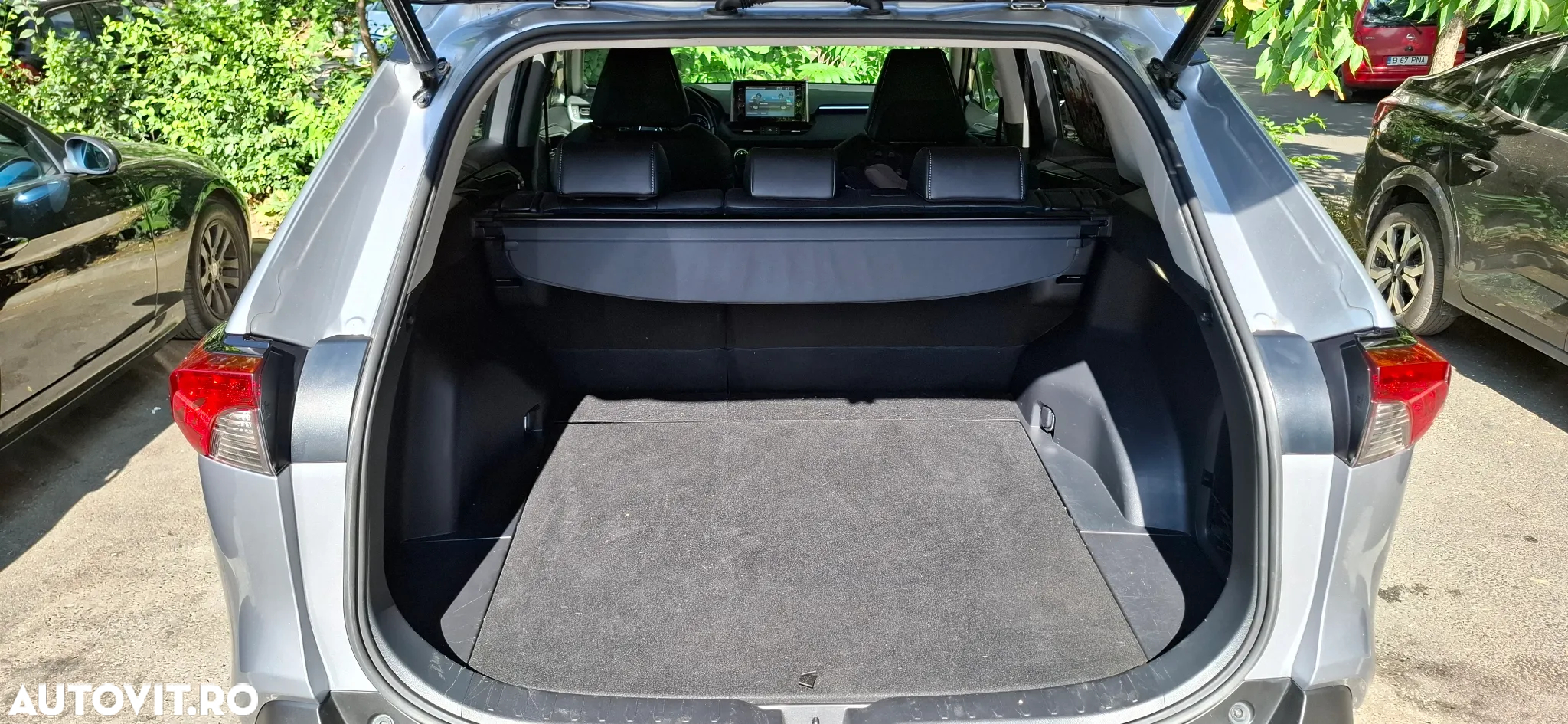 Toyota RAV4 2.5 Hybrid VVT-iE 4x4 Luxury - 12