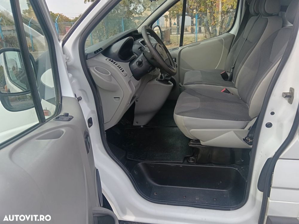 Opel Vivaro - 10