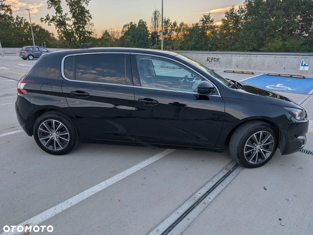 Peugeot 308 1.2 PureTech GPF Allure S&S - 8