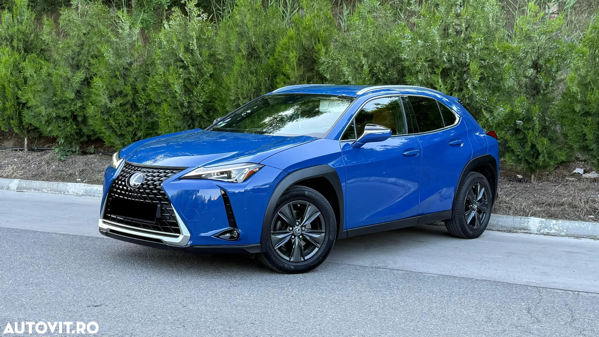 Lexus UX 250h 2.0L HEV 20H- (178 HP) 4X2 CVT Executive - 3