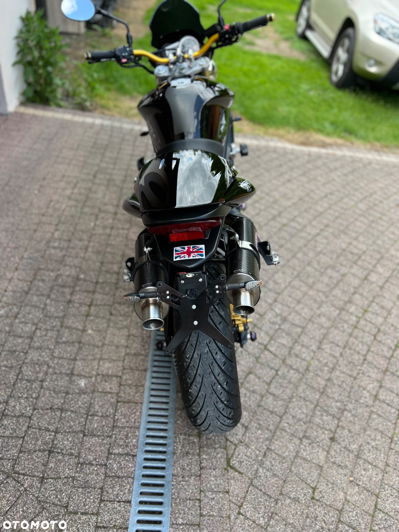 Triumph Street Triple - 10