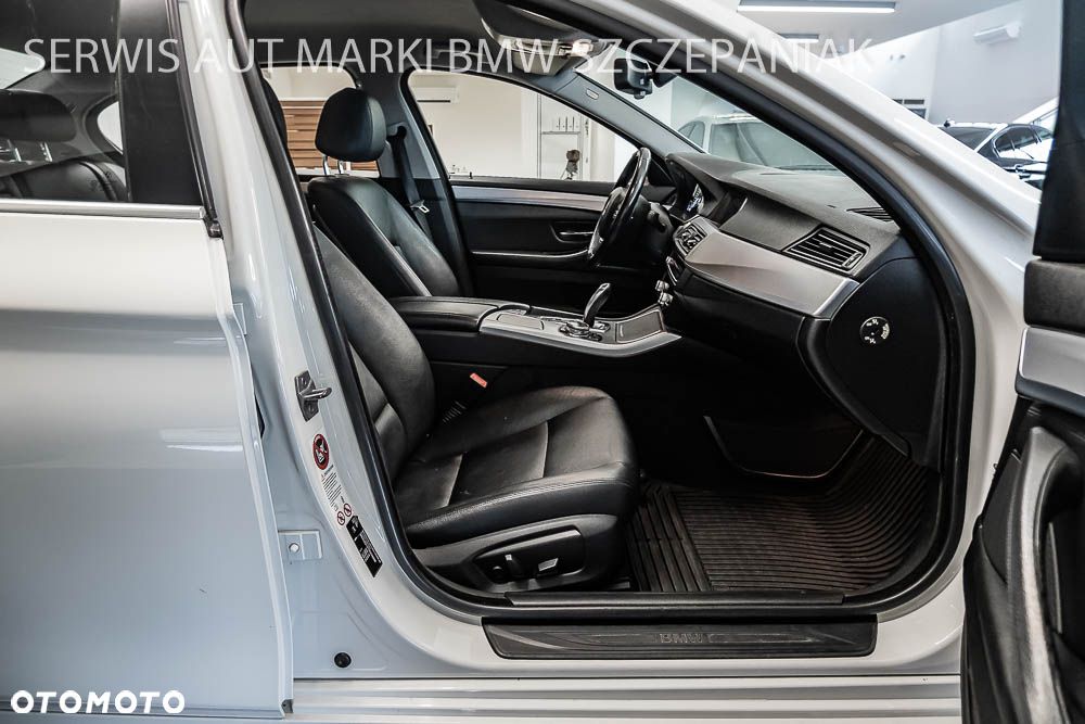 BMW Seria 5 520d xDrive - 30