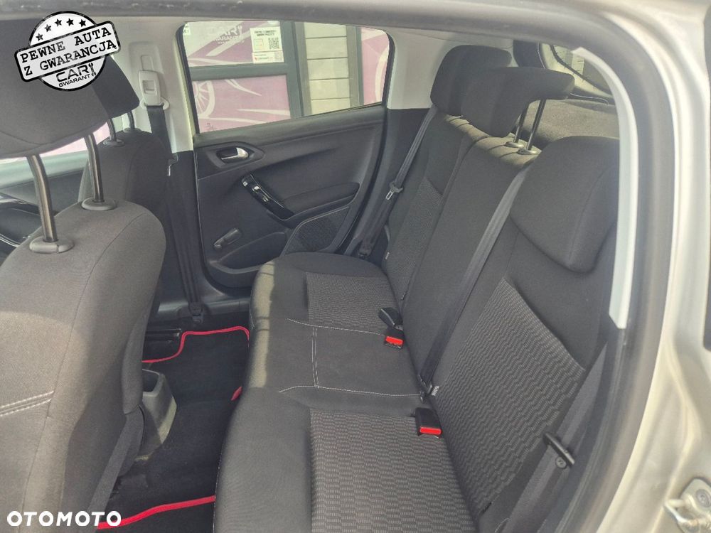 Peugeot 208 - 19