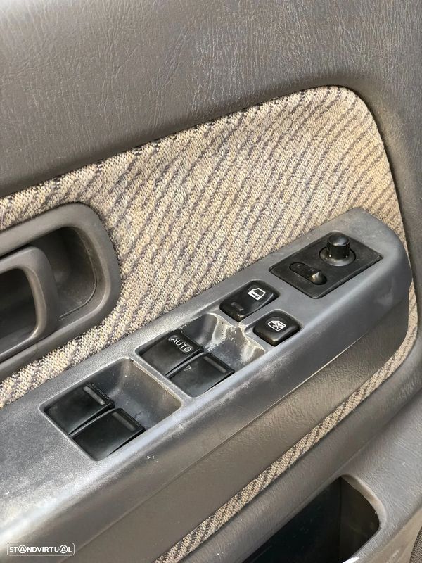 Nissan Pick Up 2.5 TD CD Dupla Dune - 18