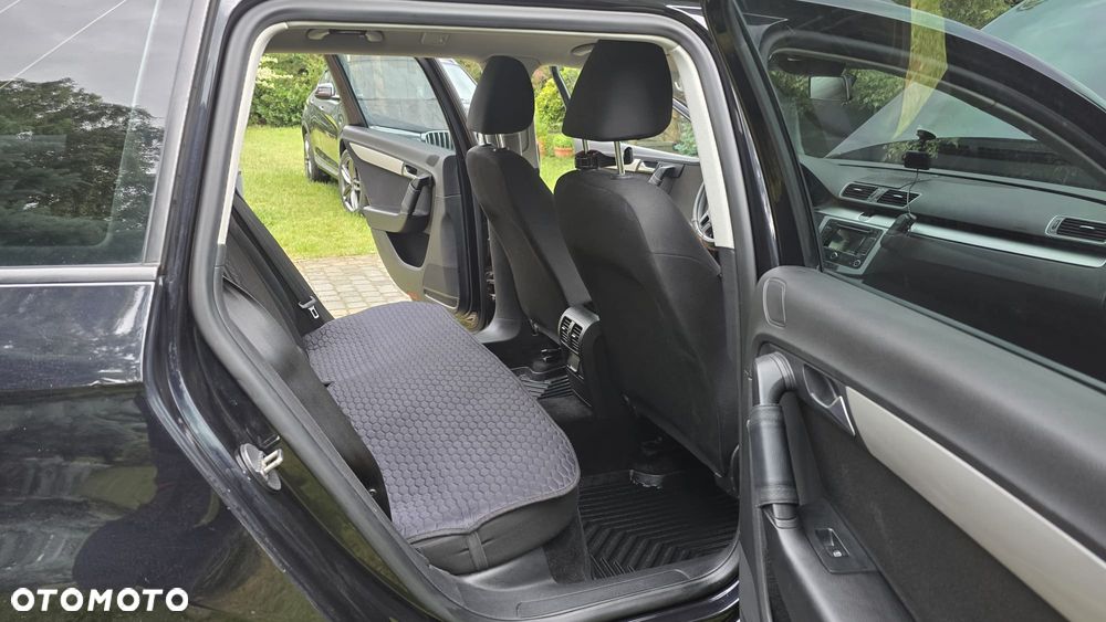 Volkswagen Passat 2.0 TDI Comfortline - 12