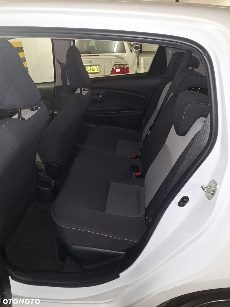 Toyota Yaris Hybrid 100 Dynamic - 7