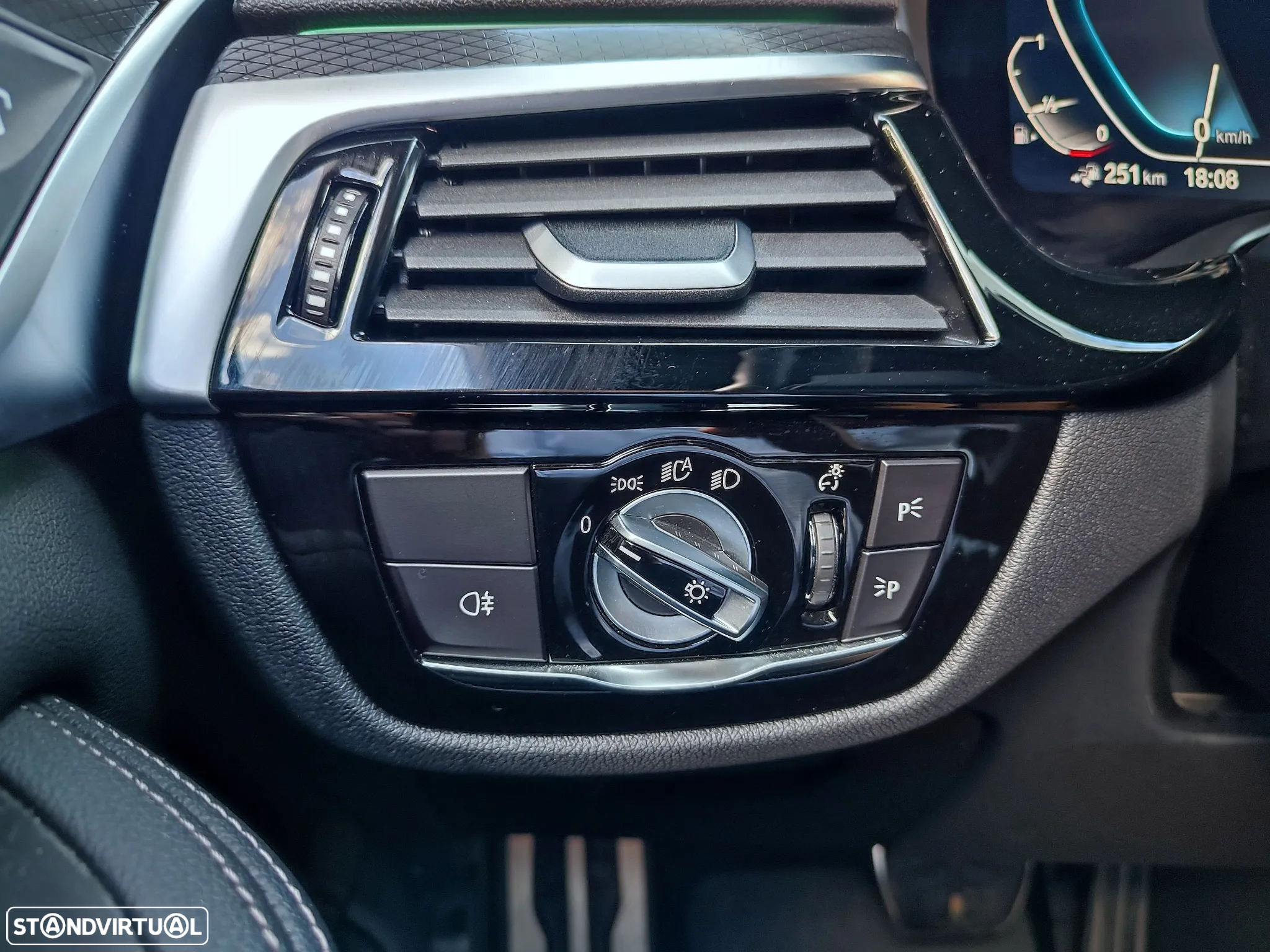 BMW 530 e Pack M - 29