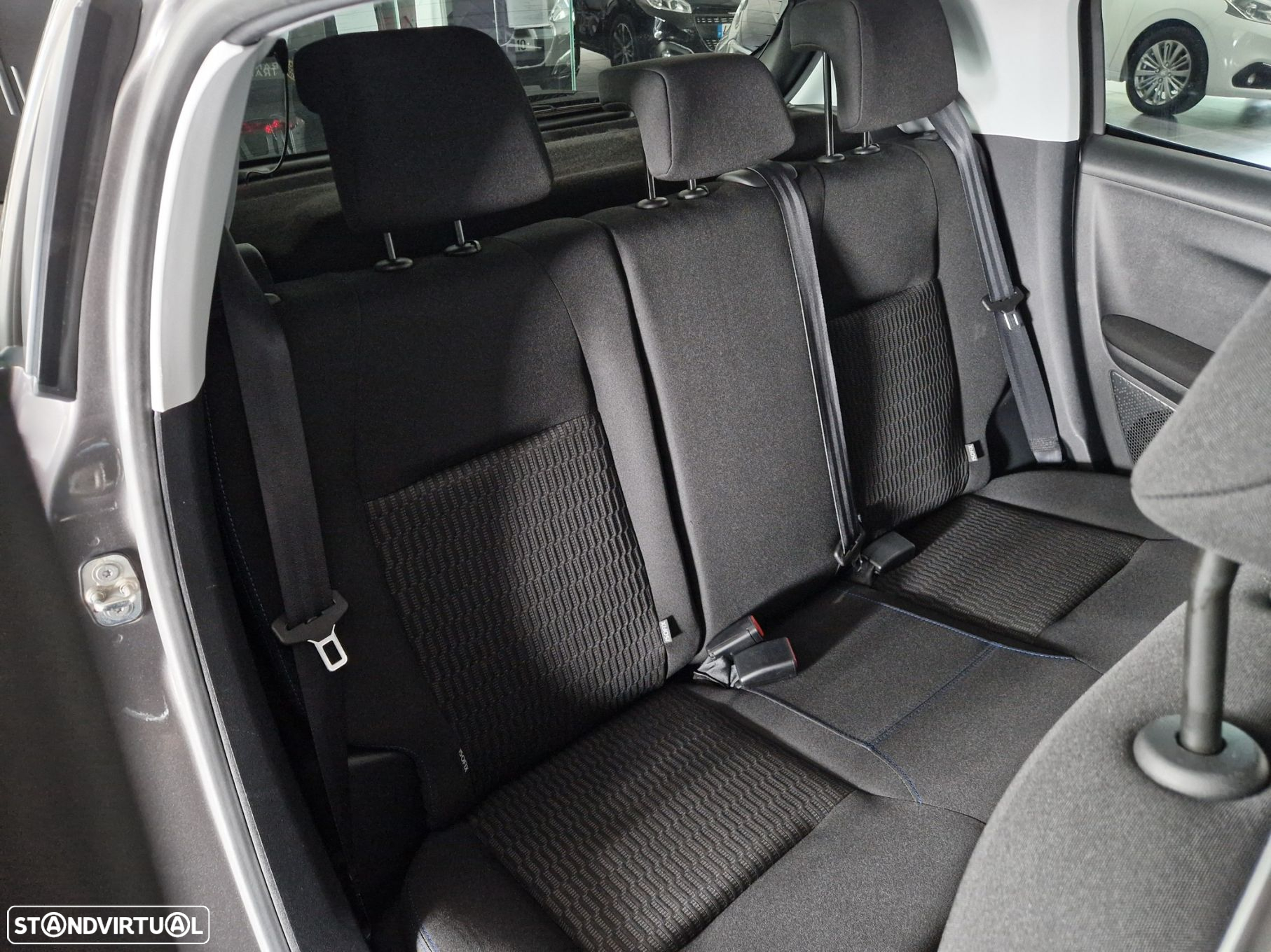 Peugeot 208 1.2 PureTech Style - 16