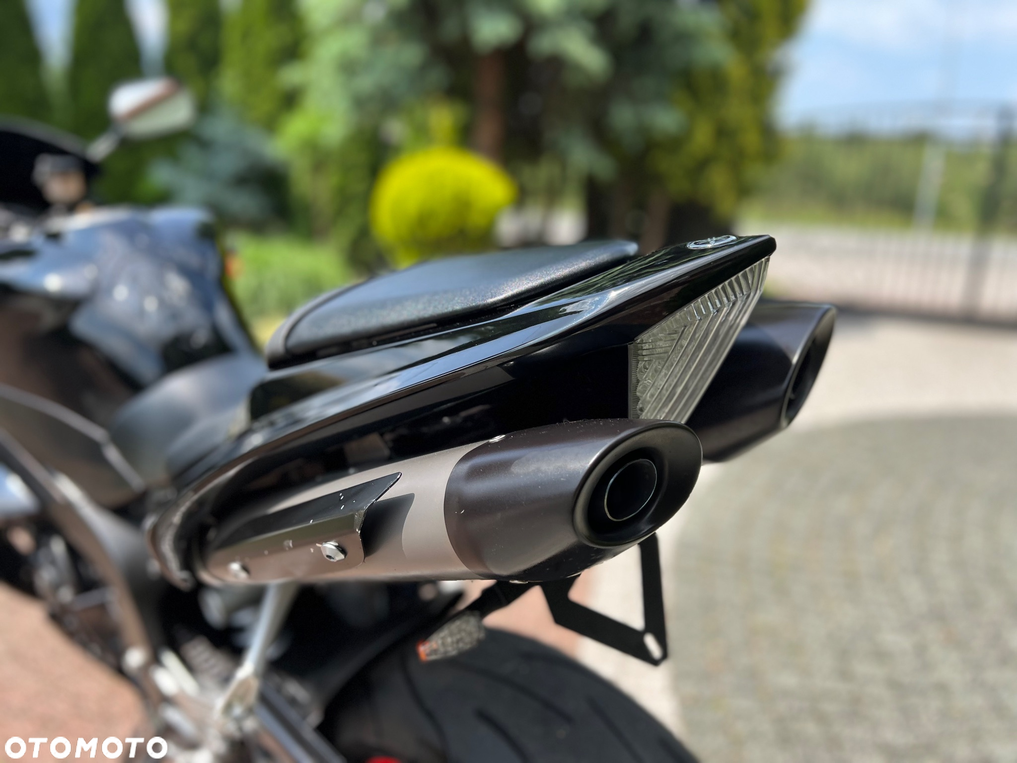 Yamaha R1 - 19