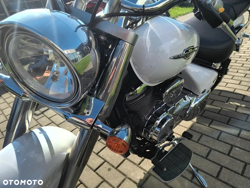 Suzuki Intruder - 4