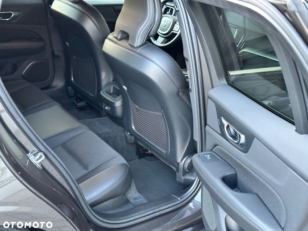 Volvo V60 D4 Geartronic Momentum Pro - 13