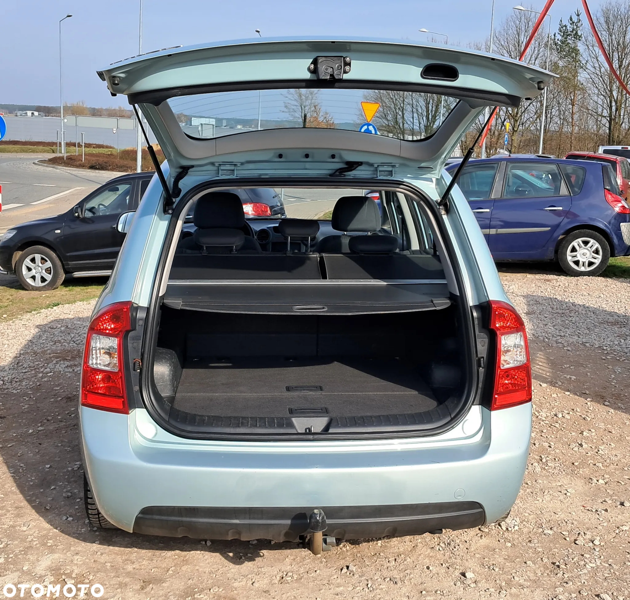 Kia Carens 2.0 CVVT LX Basis - 5