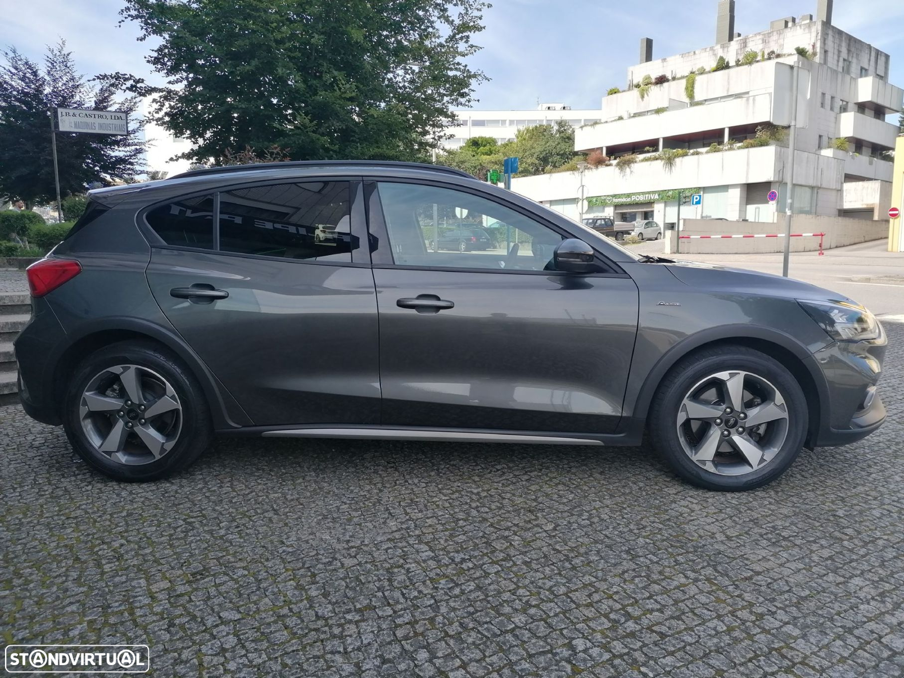 Ford Focus 1.0 EcoBoost Active X - 2