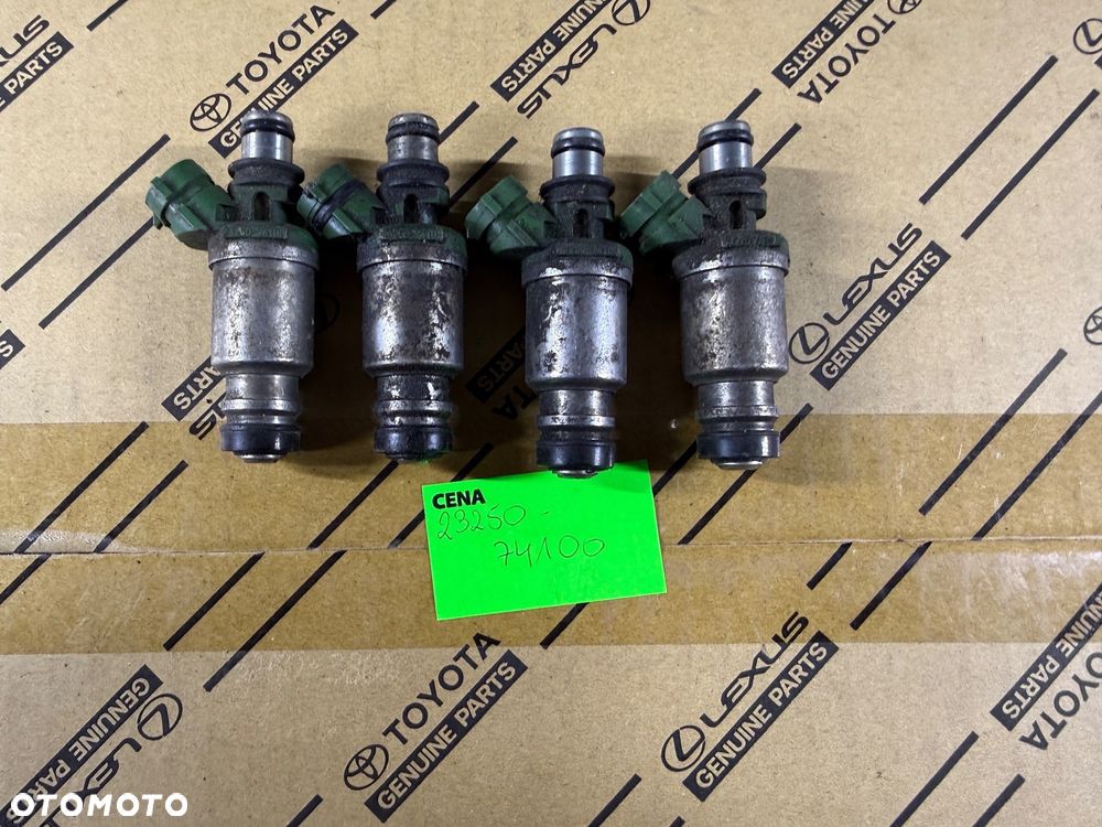 Wtryskiwacz Toyot Rav-4 2.0B 94-00r. Nr. 23250-74100. - 2