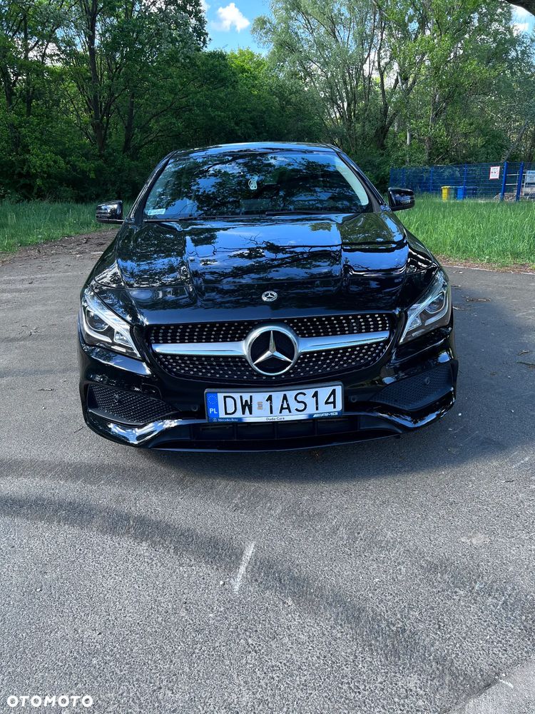 Mercedes-Benz CLA 220 4-Matic - 2