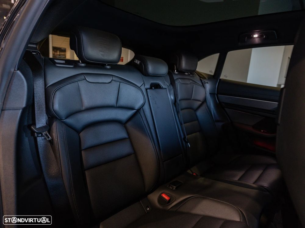 Porsche Taycan Cross Turismo 4 - 27