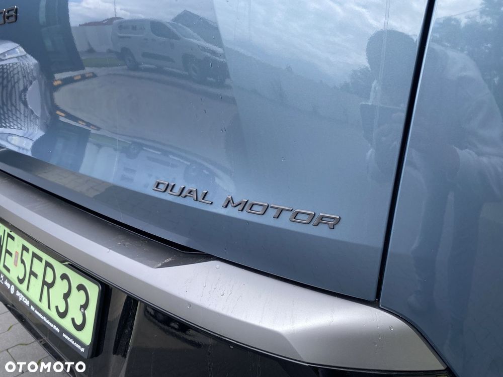 Peugeot E-5008 - 8