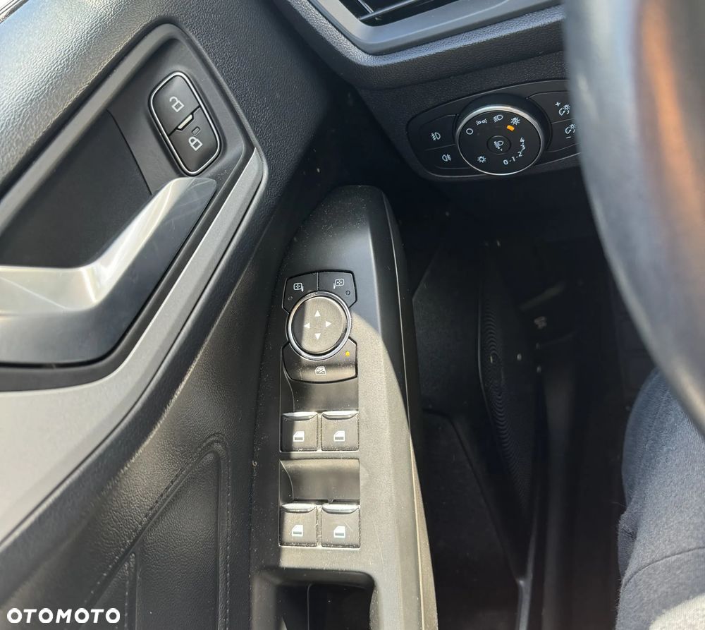 Ford Focus 1.0 EcoBoost Hybrid TITANIUM DESIGN - 18