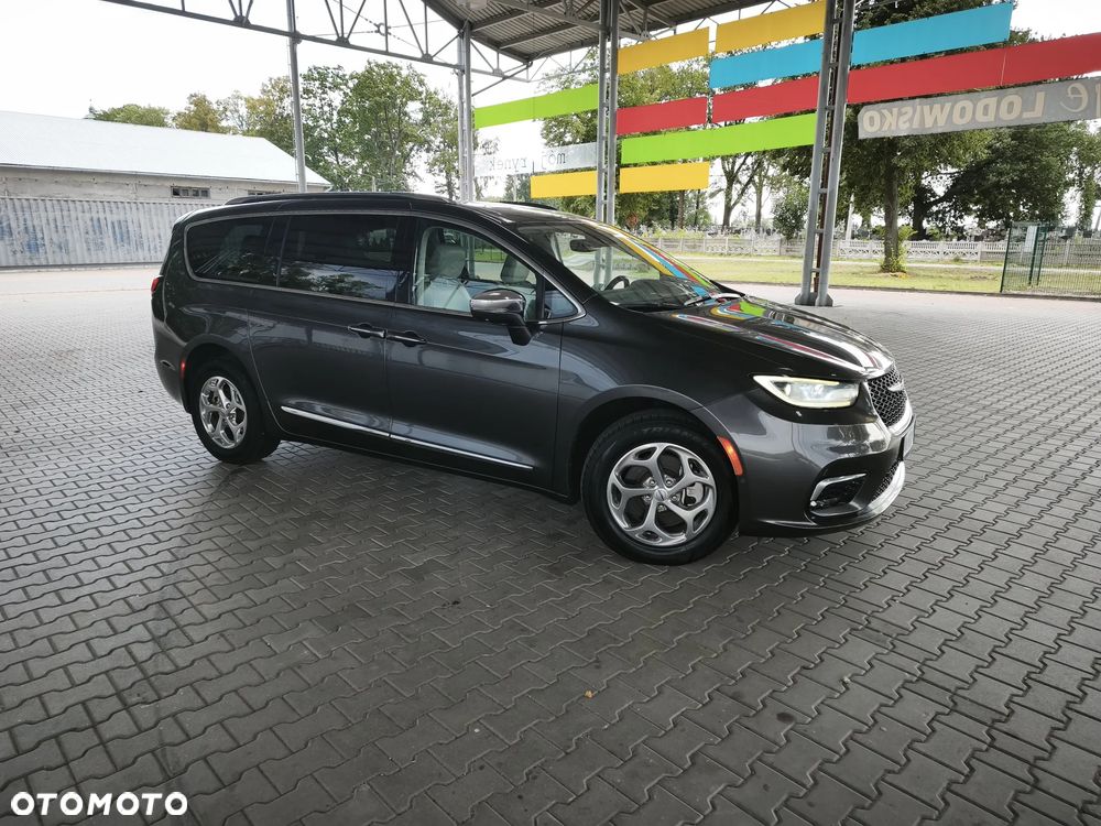 Chrysler Pacifica - 5